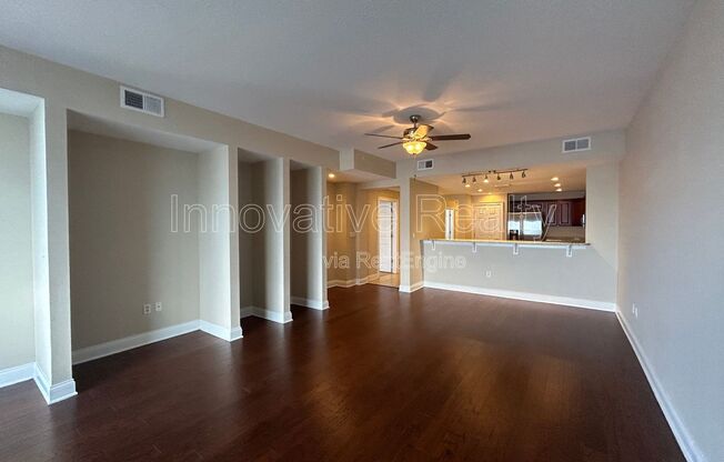 225 W Seminole Blvd #209