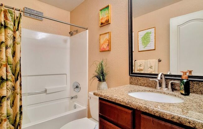 Beautiful Third Floor 2bd Condo With Private Balcony & Great Amenities!