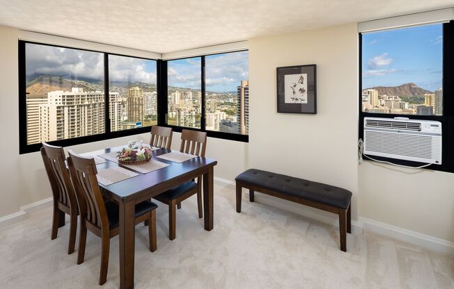 2 bedroom, 2 Bath Condo with BEAUTIFUL Mountain, Ocean, and Diamond Head Views.