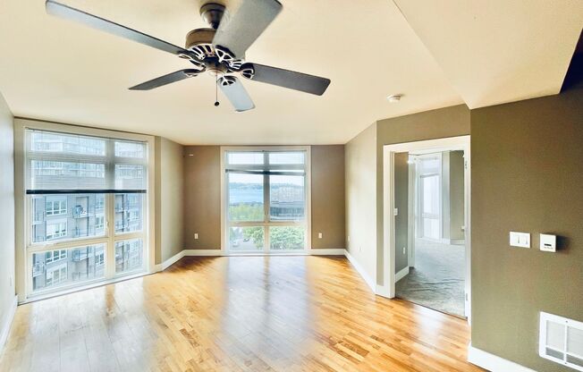 Stunning Top Floor Condo on Denny Way with Views of Puget Sound, Cascades & City Skyline - Seattle