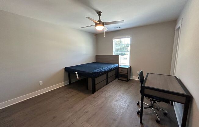 3 beds, 3.5 baths, 1,400 sqft, $1,040, Unit 4121 May Street - A