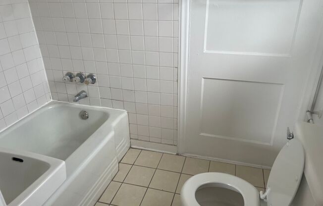 Studio, 1 bath, 700 sqft, $825, Unit A5