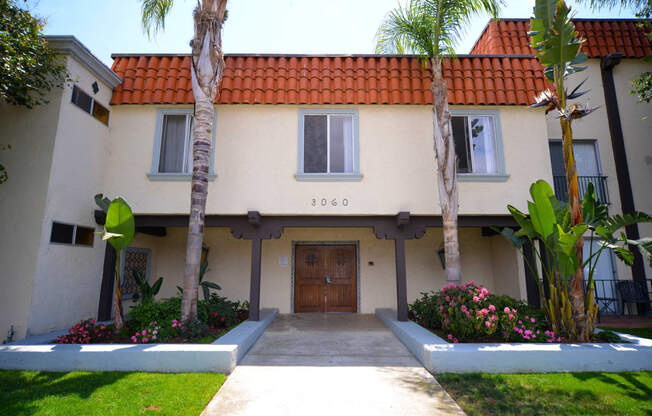 Ocean View Townhomes exterior building front