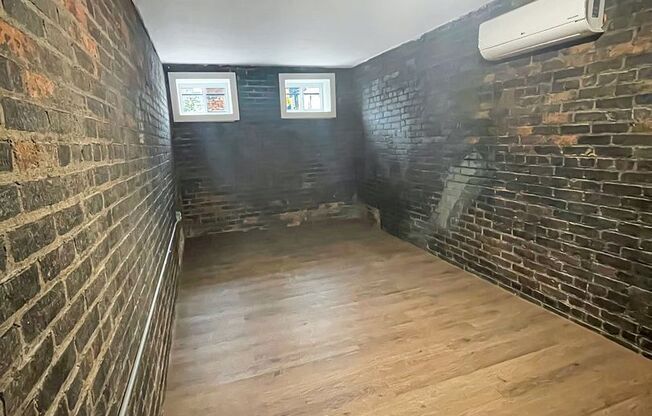 1 bed, 1 bath, 525 sqft, $1,475, Unit House