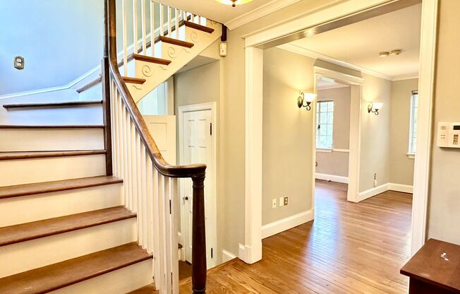 Barnaby Woods/ Chevy Chase DC!  Detached Home!  Pets Welcome!