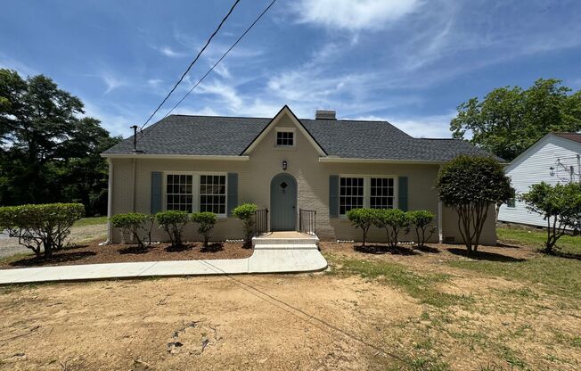 Renovated 3/2.5 House with bonus room in South Rome- $1,895