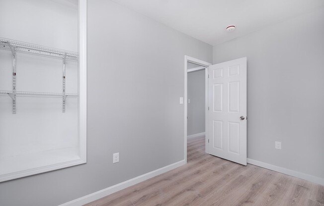 17 19 ALCOTT PARK