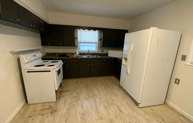 3 beds, 1 bath, $900