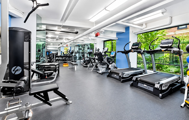 Studio, 1 bath, $3,400, Unit 12F