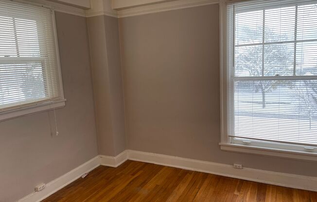 2 beds, 1 bath, 962 sqft, $1,525, Unit 2L