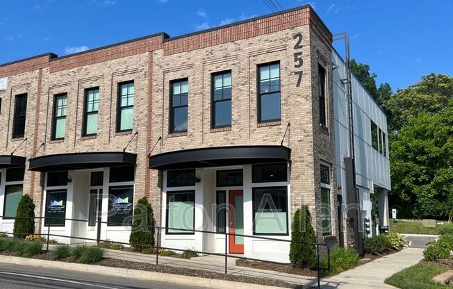 257 HAYWOOD RD