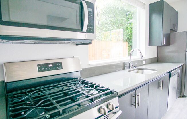 Rare 3 Bed, 2 Bath Townhouse Ready Late September!