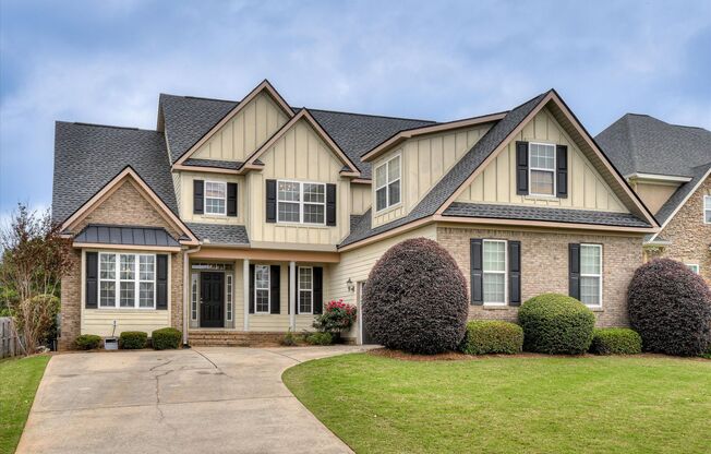 5 Bed/3 Bath home with Primary Bedroom & additional bedroom on the Main Floor
