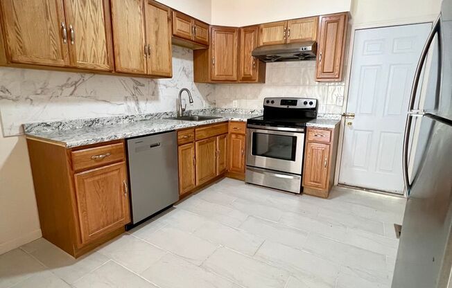 Stunning 3-Bedroom Townhouse Just Outside Fishtown! Available NOW!