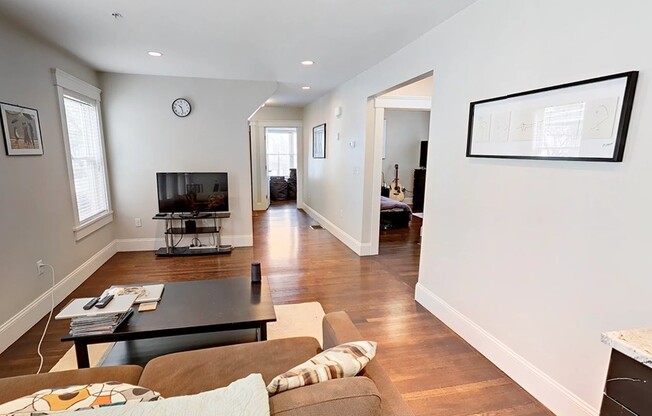 33 Linden Ave.