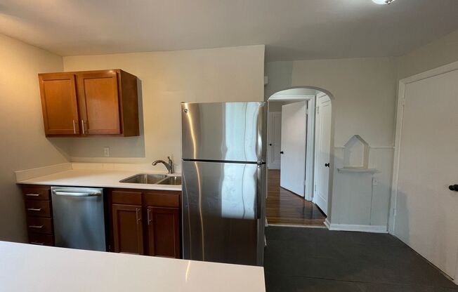 1 bed, 1 bath, 700 sqft, $975