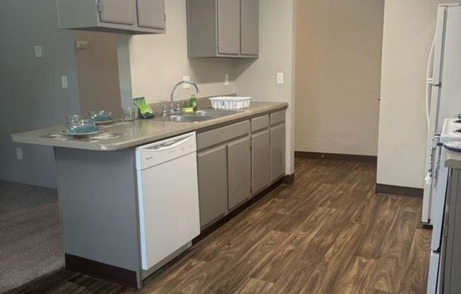 2 beds, 2 baths, 1,070 sqft, $1,675, Unit 12-202