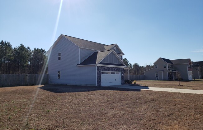 Stunning 3 Bedroom, 2.5 Bath Home with Fenced Yard in Linden, NC!