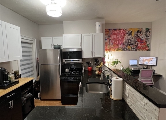 1 bed, 1 bath, 500 sqft, $2,300, Unit 1