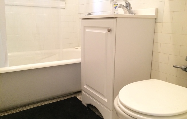 1 bed, 1 bath, 577 sqft, $2,350, Unit 02-054