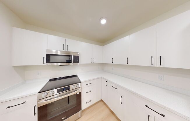 2 beds, 2 baths, 849 sqft, $1,305, Unit 6013 - 303