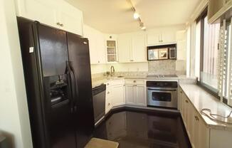 2 beds, 2 baths, 941 sqft, $3,700