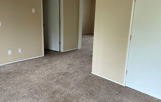 2 beds, 1 bath, 763 sqft, $1,295, Unit 2424-06