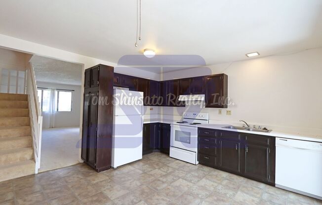 3 beds, 2 baths, $3,100