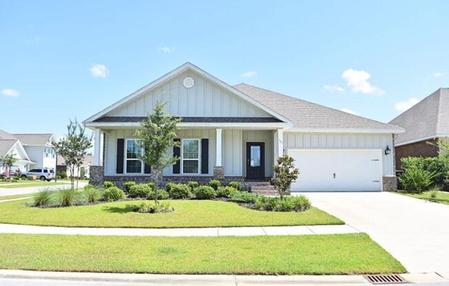 Spacious 4 bedroom, 2 ½ bath home in Central Park at Hammock Bay