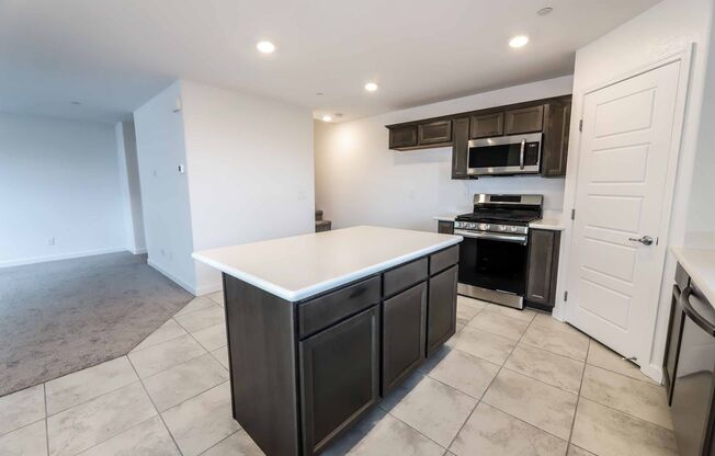 BRAND NEW 4 BEDROOM TOWNHOME IN CADENCE!