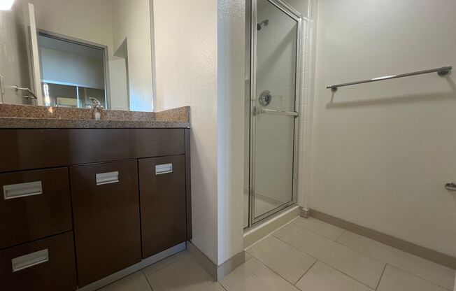 2 beds, 2 baths, 750 sqft, $2,105, Unit 352