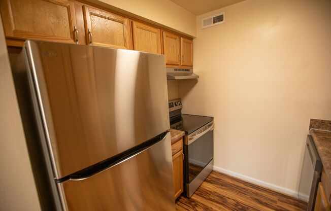 1 bed, 1 bath, 693 sqft, $1,350, Unit 00 - 516201