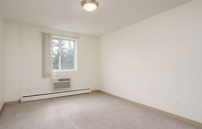 2 beds, 1 bath, 900 sqft, $1,375, Unit 409