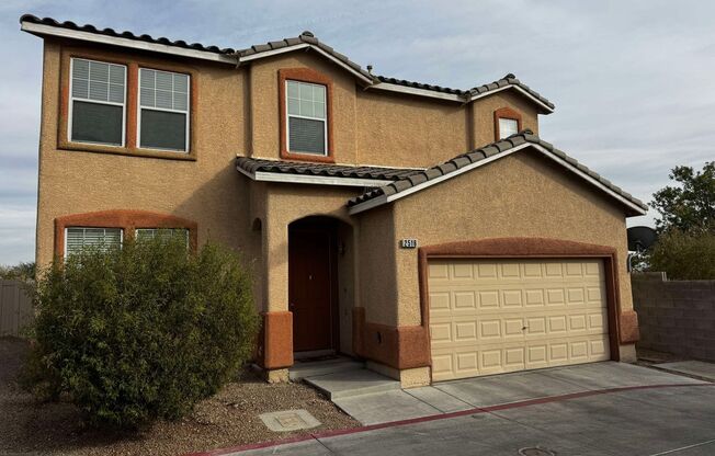 2516 Owls Eyes // 3 bed 2.5 bath gated community