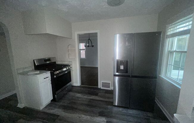 3 beds, 1.5 baths, $1,750, Unit UNIT DN