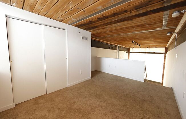 1 bed, 1 bath, 1,000 sqft, $1,695, Unit Unit 6-137