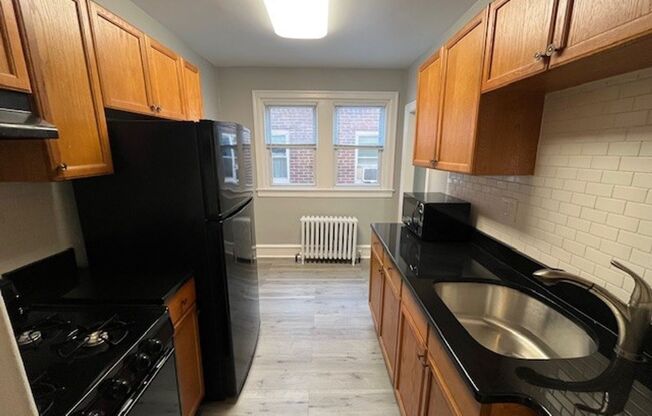 1 bed, 1 bath, $1,295, Unit 3B