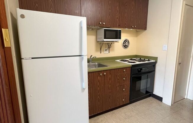 Available 4/11/25  Waikiki studio at the Ilikai Marina Apartments