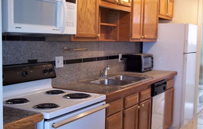 1 bed, 1 bath, 550 sqft, $1,545, Unit 680-316