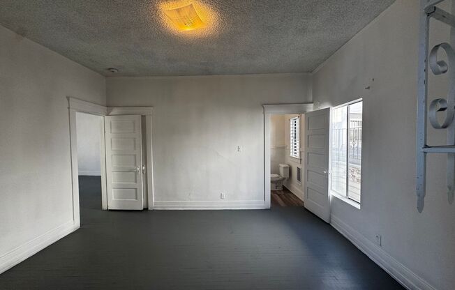 1 bed, 1 bath, $1,595, Unit 2143 1/2 B