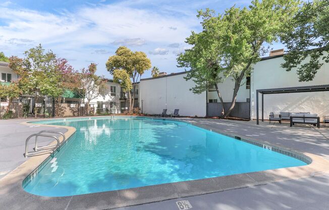 2 beds, 1 bath, 880 sqft, $1,750, Unit 221