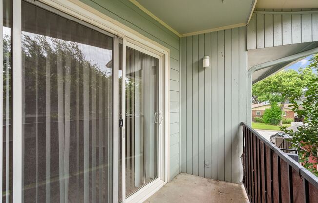 3 beds, 1 bath, 1,172 sqft, $1,450, Unit #12