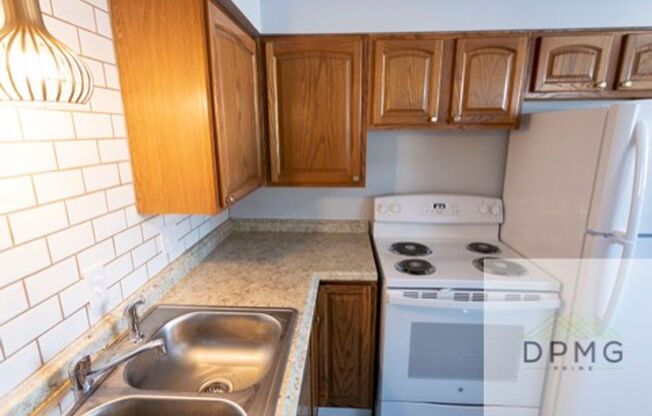 2 beds, 1 bath, 750 sqft, $895, Unit 3