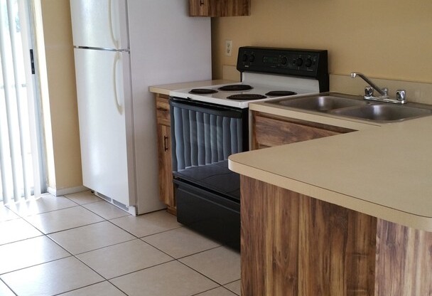 5018-5022 SW 16th Pl