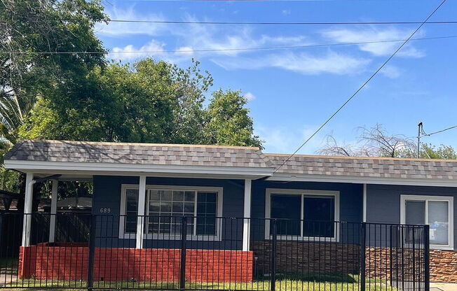689 SANTIAGO AVE