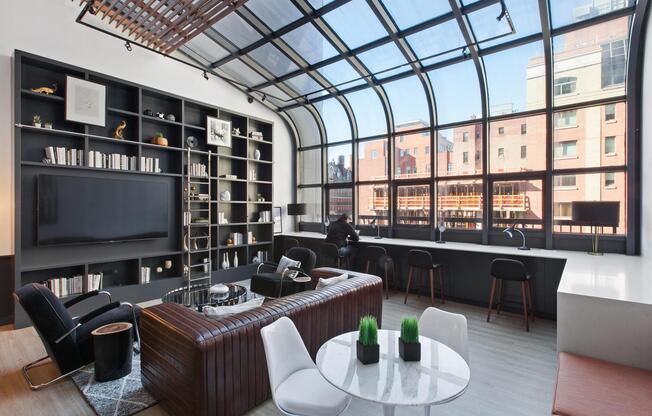 160 W 24th St