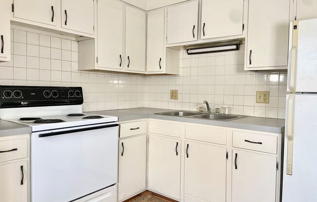 2 beds, 1 bath, 750 sqft, $1,000, Unit 815-5