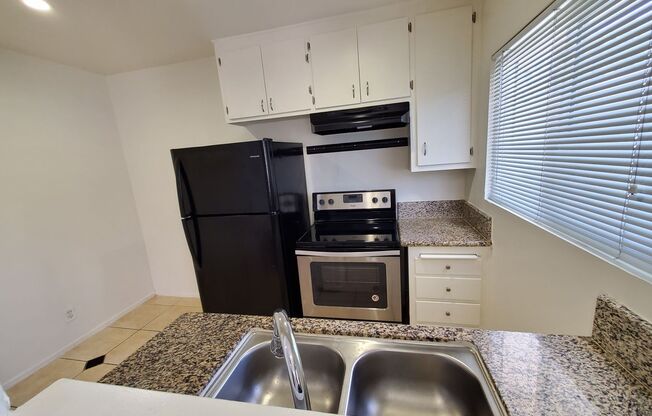 Studio, 1 bath, 350 sqft, $1,650, Unit 29