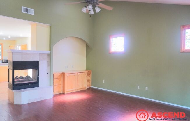Beautiful Home Located In Northwest Bakersfield!