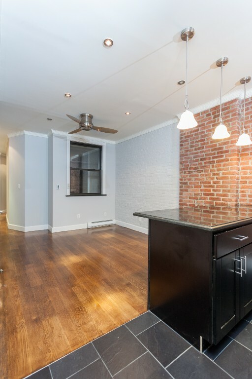 434 W 52nd St
